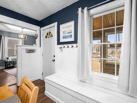 5th image of 209 S Hazelwood Ave