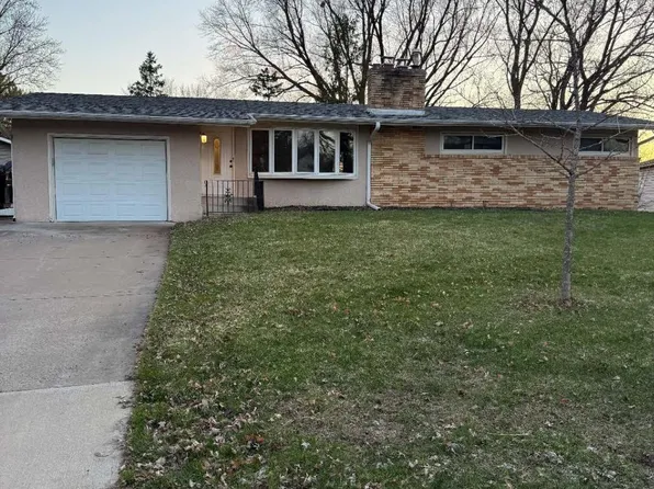 2474 Helen Ct, North Saint Paul, MN 55109