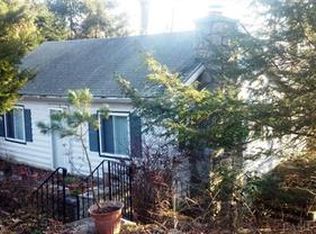 42 Circle Rd, Lake Peekskill, NY 10537