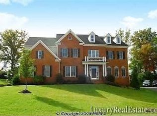 9203 Windsor Meadows Ln, Vienna, VA 22182