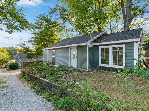 607 Fig Dr, Akron, OH 44319