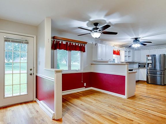 2nd image of 1406 Auer Blvd
