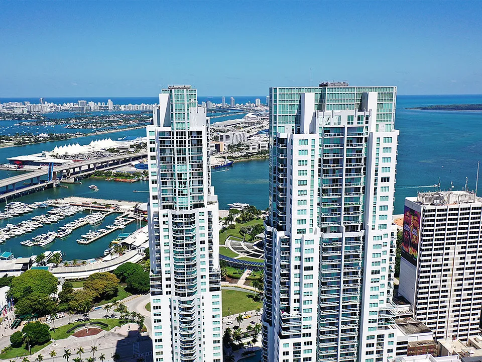 244 Biscayne Blvd #39N