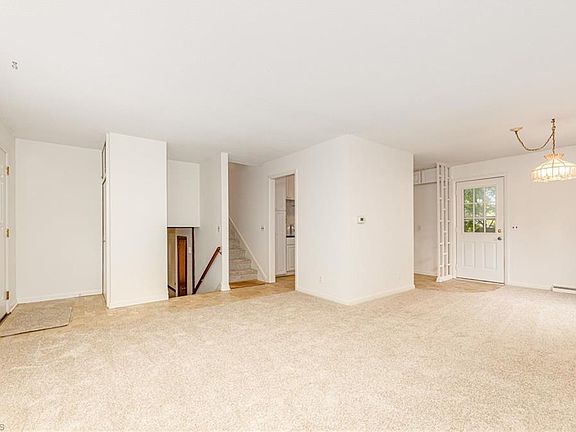5th image of 3618 Vandalia Dr