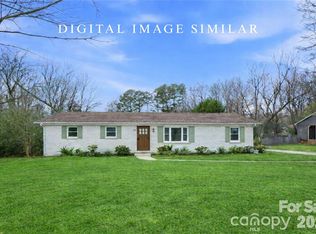 3029 Cresthill Dr, Charlotte, NC 28212