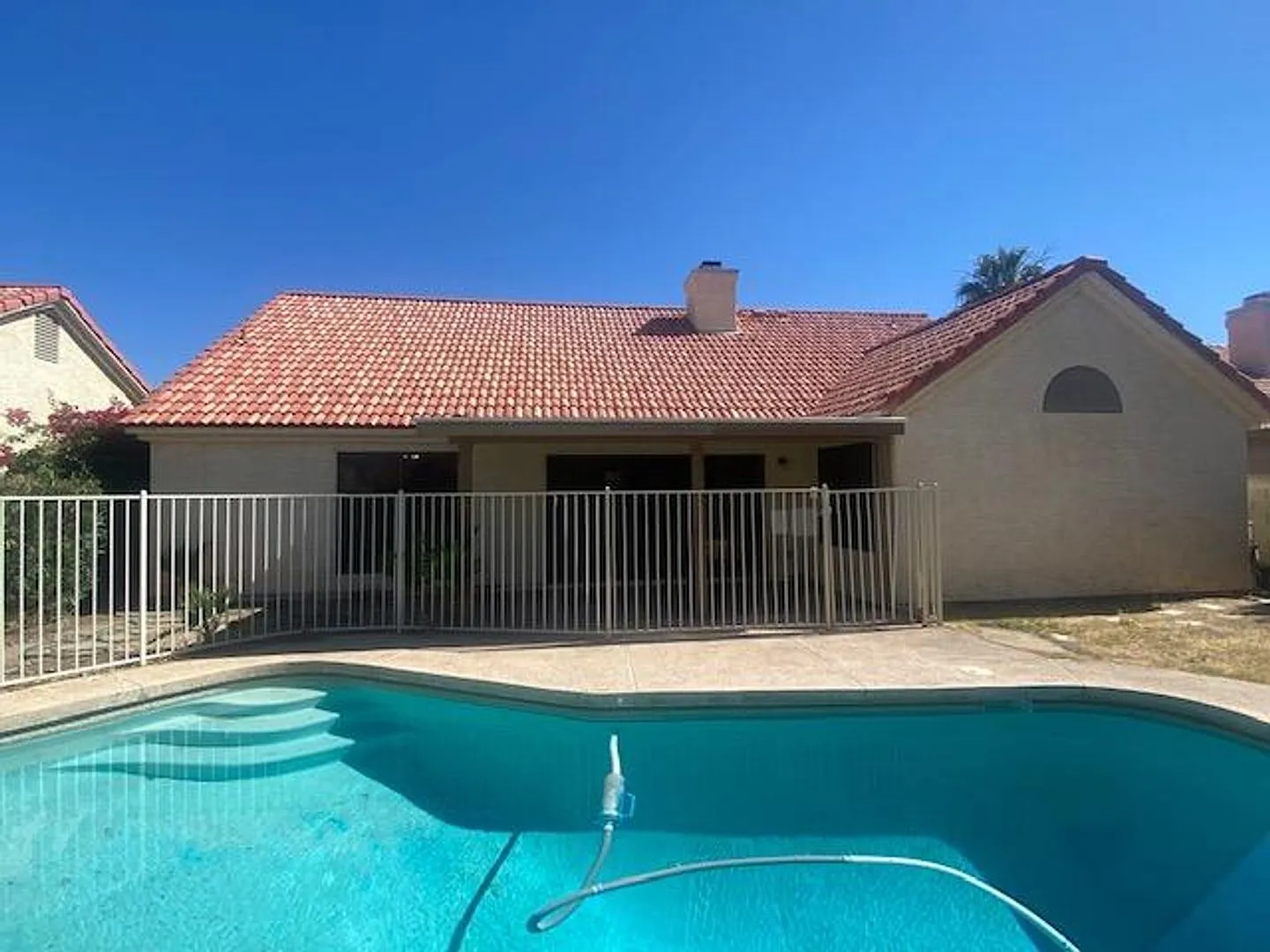 Gilbert Home With Private Pool Walking Distance To Freestone Park — Photo 4