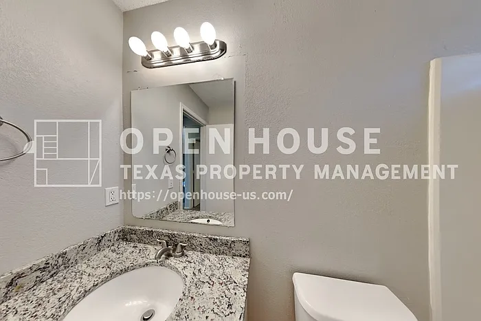 6916 Chateau Dr — Photo 16