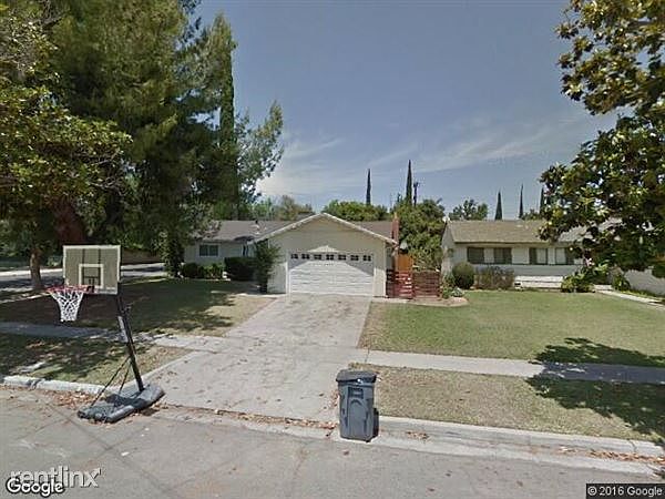 1907 E Acacia Ave