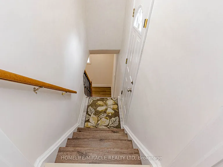 563 Taplow Cres — Photo 29