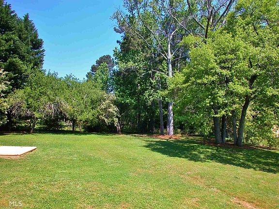 2nd image of 2139 Eastwood Dr