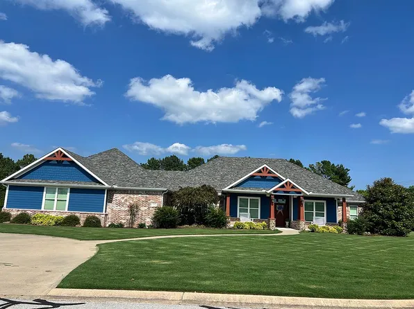 4001 Highplains Dr, Little Flock, AR 72756