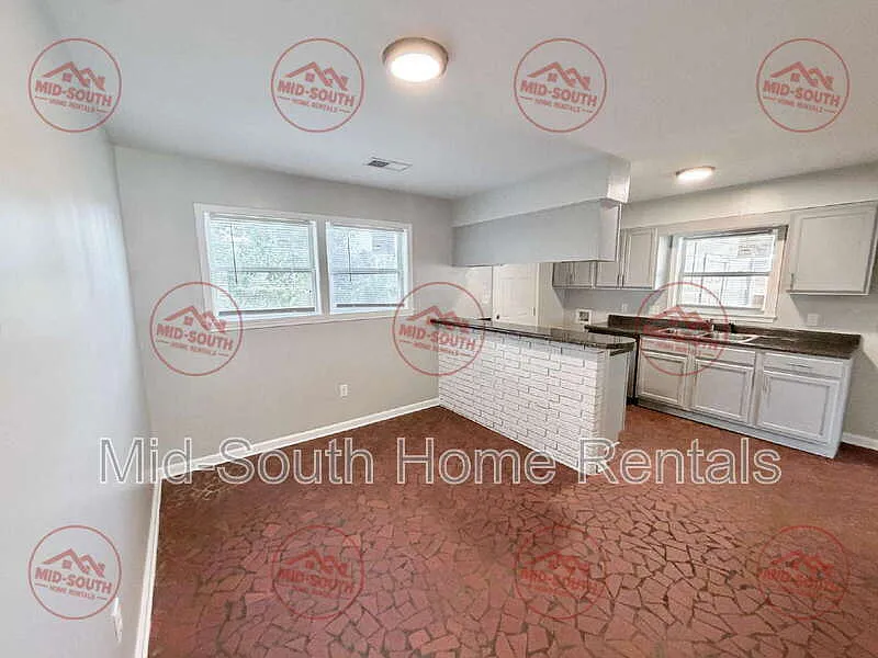 3 bed, 1.5 bath, 1121 sqft, $1,250 — Photo 3
