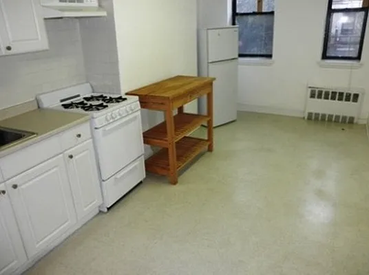 Rented by 4 Points Properties | media 27