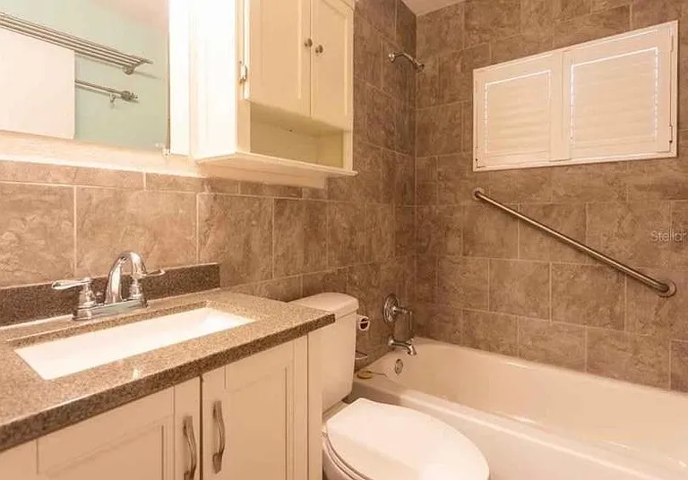 1 Bathroom