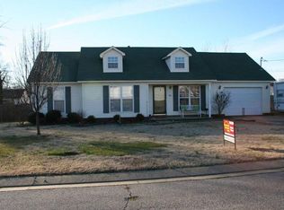 945 Sir James Ave, Dyersburg, TN 38024
