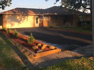 476 S Locust St, Chebanse, IL 60922