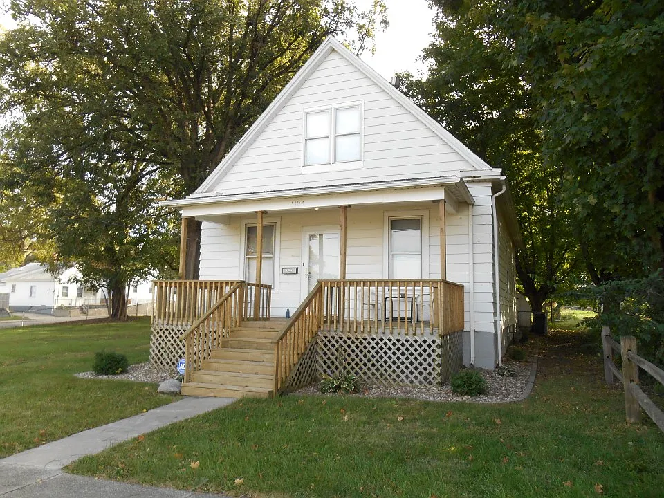 1104 W Front St photo 1