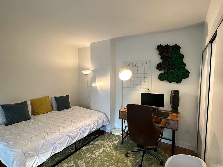 279 E 44th St #12B — Photo 5