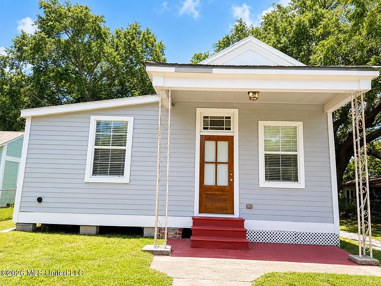 309 Seal Ave — Photo 1