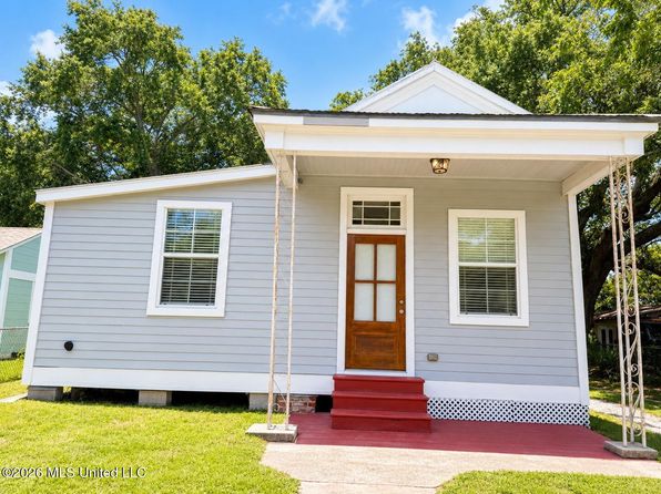 309 Seal Ave