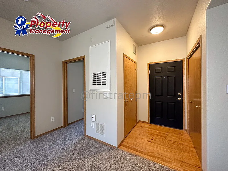 2 bed, 1.0 bath, 873 sqft, $1,395 — Photo 3