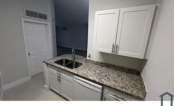 4th image of 2810 N Oakland Forest Dr APT 313