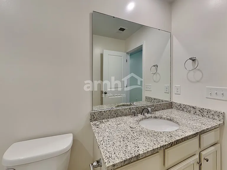 636 Redbud Ln — Photo 14