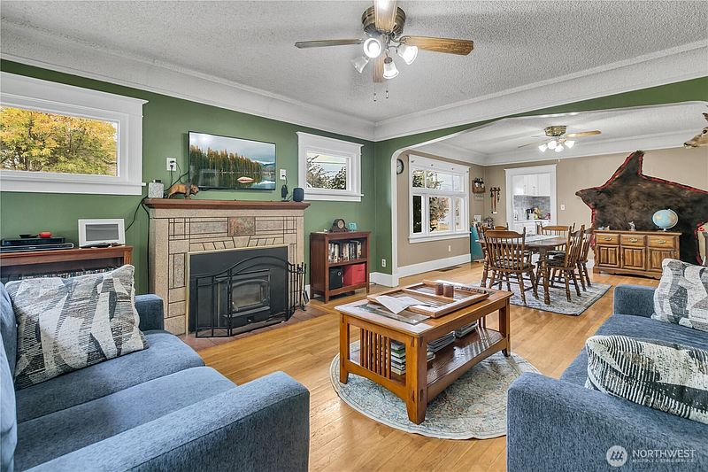 4th image of 1081 Lafromboise Street