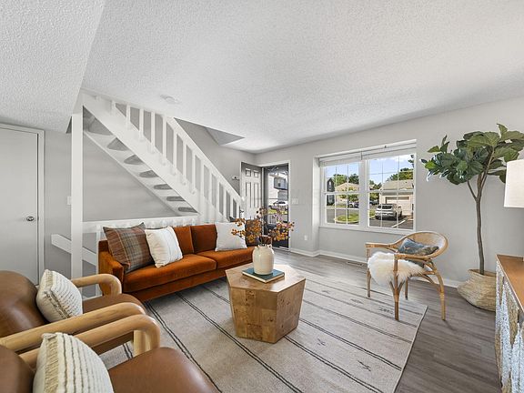 3rd image of 4947 Singleton Dr #13D