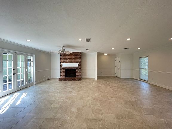 5th image of 119 Larkwood Dr