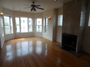 2029 W Morse Ave, Chicago, IL 60645