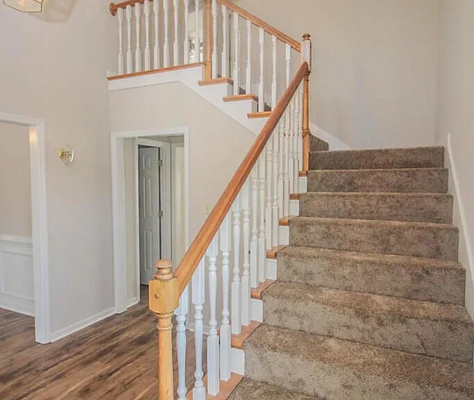 246 Farmington Dr W — Photo 30
