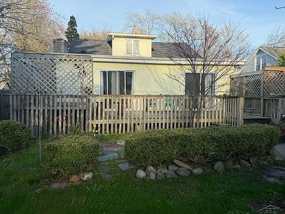 3rd image of 305 S Cornell St
