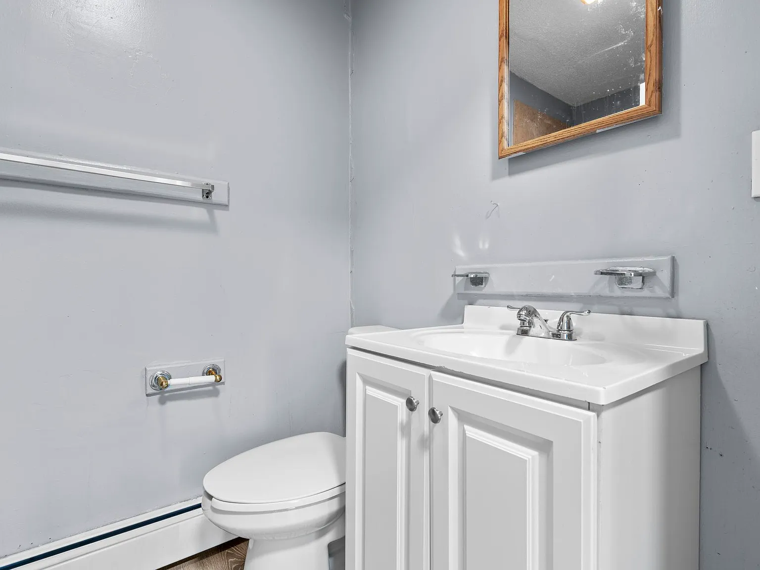 2 bed, 900 sqft, $1,200 — Photo 3