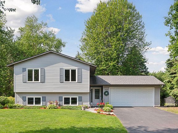 3rd image of 10464 Devonshire Pl