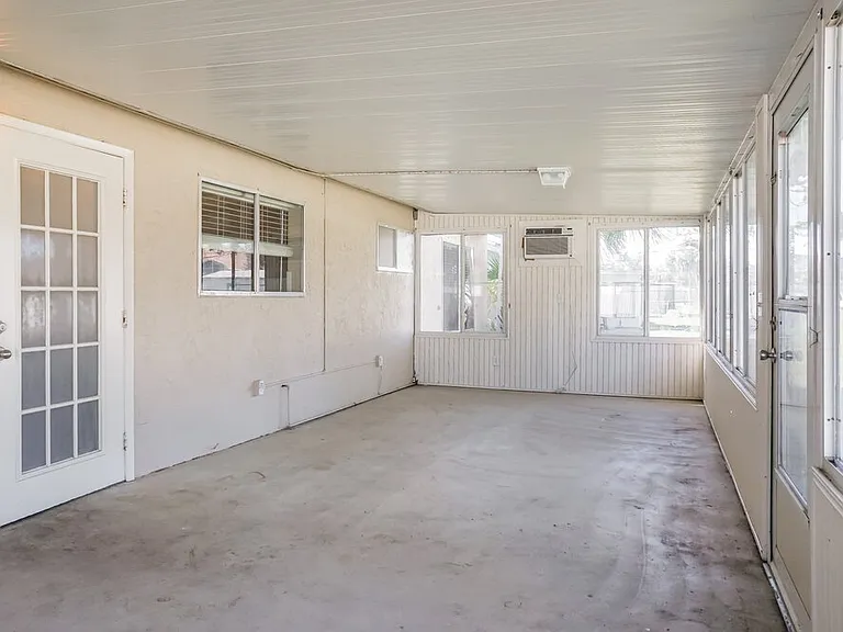 4785 Payne St — Photo 15