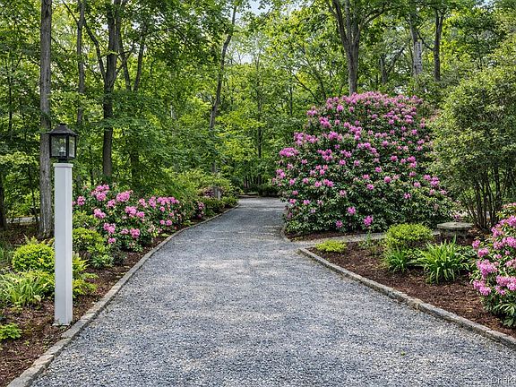 2nd image of 150 Quaker Path