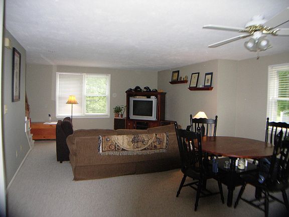 LARGE LIVING ROOM