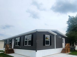 210 Suzanne Blvd #210, White Lake, MI 48386