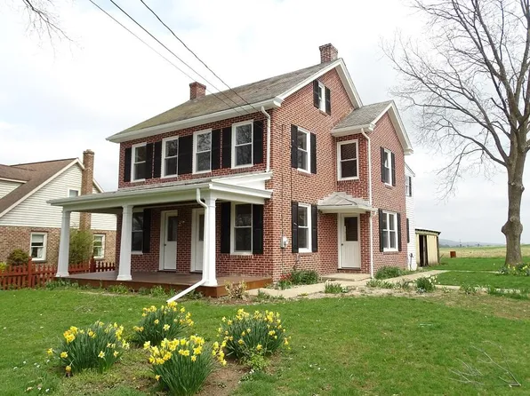 32 N Farmersville Rd, Ephrata, PA 17522