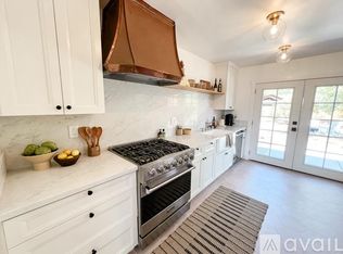902 Harold Ln, Healdsburg, CA 95448