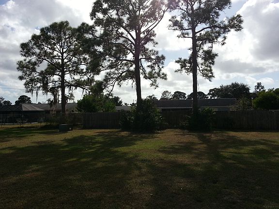 5th image of 5915 Spearman Cir