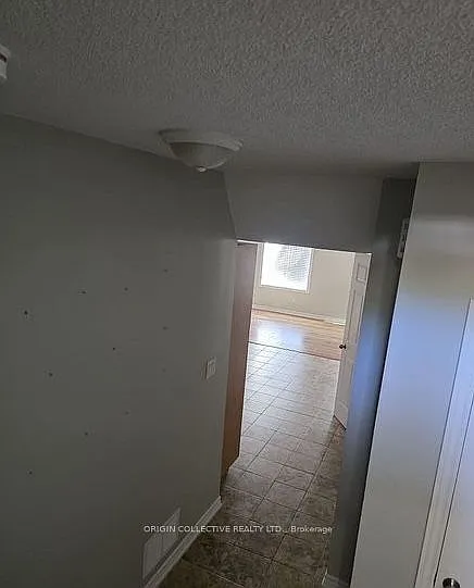 329 Edgehill Dr — Photo 2
