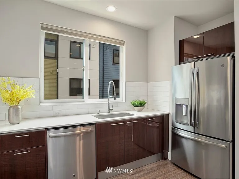520 Fremont Walk SE — Photo 9