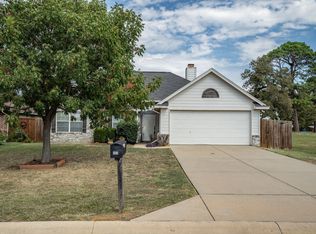 122 Highmeadow Rd, Aubrey, TX 76227