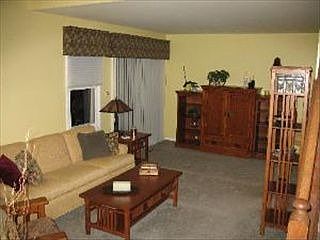 1st image of 8 S Stonington Dr