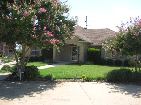 303 Larsh Ln, Ada, OK 74820