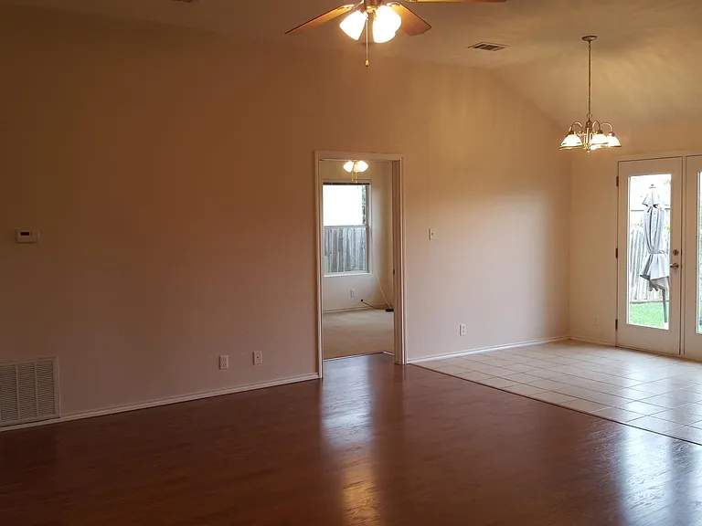 Moonstone Dr — Photo 6