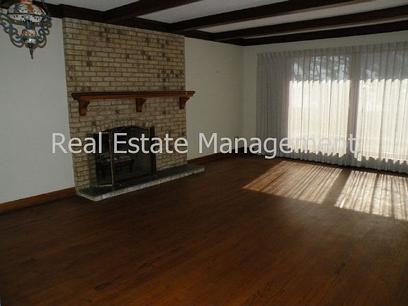 4th image of 101 Mary Ln