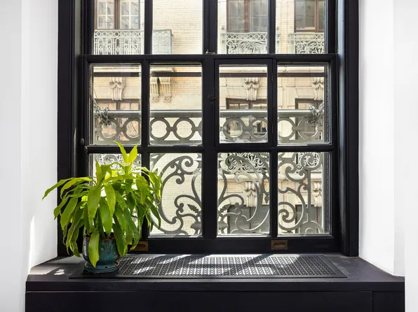 2109 Broadway image 4 of 12